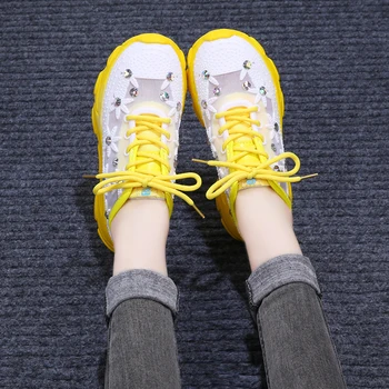 Rimocy 2020 Jaro Léto Prodyšný Air Mesh Žluté Tenisky Ženy Módní Crystal Květinové Ležérní Boty Ženy Platforma Sandály
