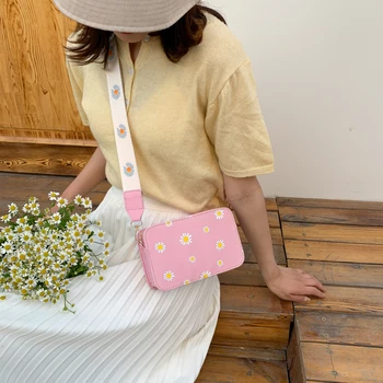Ženské pohádkové taška nový trend korejské široký ramenní popruh květina taška jediné rameno malé náměstí taška ins módní západní messenger