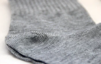 Kvalitní Hot Prodej Módní Černá Bílá Šedá 3 Barvy Neformální Solid Čisté Barvy Ponožky Kvalitní Podzim Zimní Pánské Ponožky Pro Muže