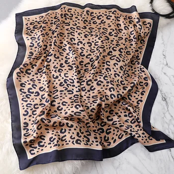 2020 Nový styl Čtvercový šátek Jaro a léto dámské kvalitní Leopardí Tisku šátky dáma Opalovací krém Módní hedvábí beach šátek