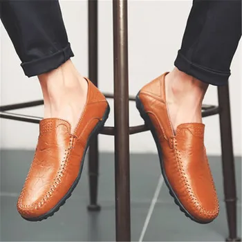 Nové Pu Kůže Muži Ležérní Obuv Značky 2020 italští Muži Mokasíny Mokasíny Prodyšné Slip on Černá Řidičské Boty Muži šaty boty