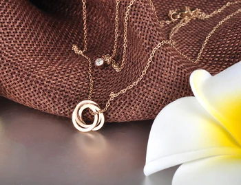 JeeMango Dvojité Vrstvy Nerezové Oceli náhrdelník Náhrdelník Twist Kol a CZ Přívěsek Crystal Rose Gold Barva Řetěz Módní Dárek N18282