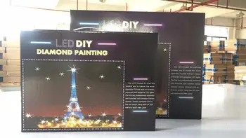 Zarámované LED Crystal Art Kit Diamond Malování Světlem Soupravy pro Dospělé Výšivky Cross Stitch Vánoční Výzdoba Santa Claus 40x50