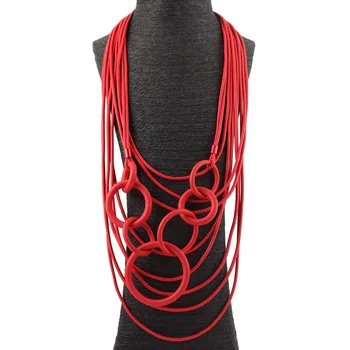 Multi Vrstvy Ručně Vyráběné Červené Gumové Náhrdelník Pro Ženy Módní Šperky, Oděvní Doplňky Punk Přívěsek Náhrdelník Office Šperky