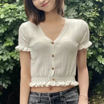 Štíhlé dívky sladké krátké pletené košile