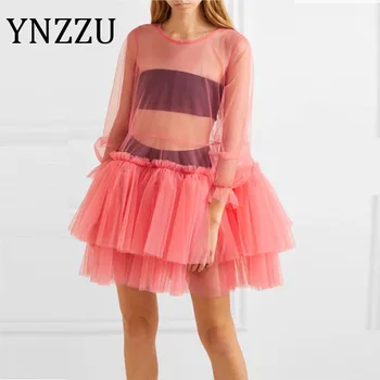 YNZZU Ženy Mesh Transparentní Růžové Volánky Krátké Šaty Ženy 2020 Nové Viz-prostřednictvím Párty Clubwear Šaty na Ples Šaty Vestidos AD446