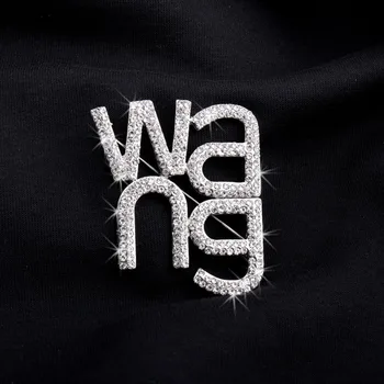 Lesklý drahokamu žen Wang dopis pin brož trendy módní šperky brože