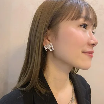 Lesklý drahokamu žen Wang dopis pin brož trendy módní šperky brože