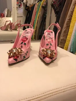 Jaro léto drahokamu Boty Ženy vyšívací květinové vysoké podpatky Čerpadla dráhy design svatební crystal slingback sandály 2019