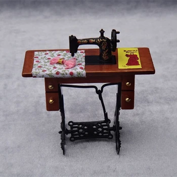 Výška:8 CM Mini Simulace Měřítku 1/12 Dollhouse Miniaturní Vintage Šicí Stroj S Hadříkem pro Domeček pro panenky Dekorace, Panenky, Hračky