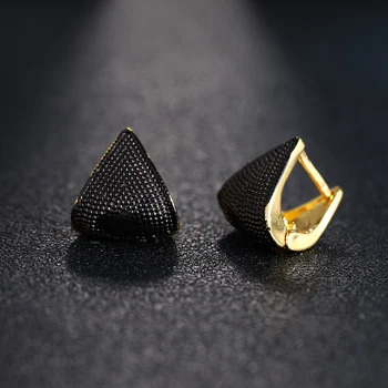 Woogge Jedinečný Design Dva Tón Trojúhelník Originalitu Geometrické Náušnice Pro Ženy Kouzlo Černé Bílé Barvy Kovové Náušnice Party Dárek