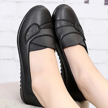 Kožené boty ženy skluzu na mokasíny líný boty drahokamu černé ženské boty na podzim 2019 nové příjezdu ploché boty ženy