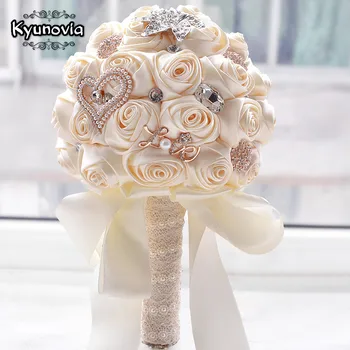 Kyunovia Skladem Ohromující Svatební Květiny Bílé Družičky, Svatební Kytice Umělé Růže Svatební Kytice FW139