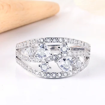 Kreativní 925 sterling stříbrný Dutý out Srdce Zirkon Snubní prsteny pro ženy top kvalita S925 Silver Šumivé Party šperky