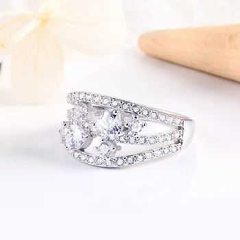 Kreativní 925 sterling stříbrný Dutý out Srdce Zirkon Snubní prsteny pro ženy top kvalita S925 Silver Šumivé Party šperky