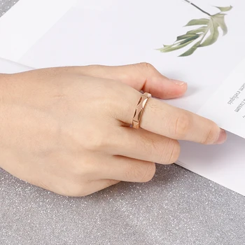 Kalen Módní Jednoduchý Design Prsteny Pro Ženy Tri-color Nerezové Oceli Písek Povrch Snubní prsteny Anillos Mujer Šperky 2020