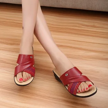 BEYARNE 2018 Letní Žena pohodlné měkké sandály starší non-slip Prodyšné Dámské pantofle ženy, velké velikosti přezůvky E262