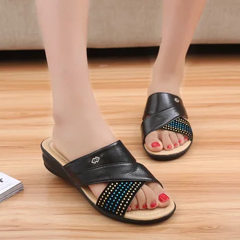 BEYARNE 2018 Letní Žena pohodlné měkké sandály starší non-slip Prodyšné Dámské pantofle ženy, velké velikosti přezůvky E262