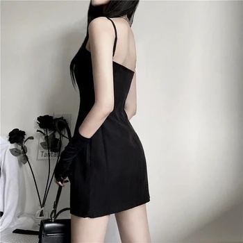 Slim podvazkové šaty 2020 nové sexy slim tenké pasu malá černá sukně žena v létě